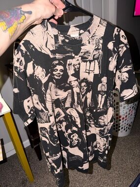 Rare never worn 1992 vintage Marilyn Monroe collage tee large
